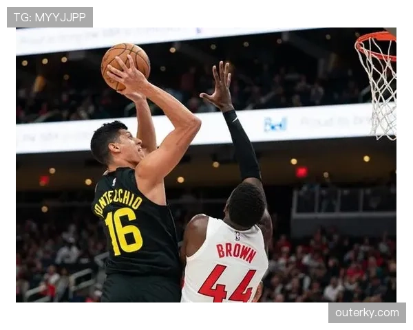 巴斯托尼在意大利后防的主力竞争与轮换价值解析