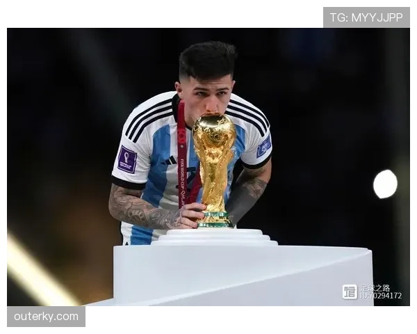 恩佐如何影响球队节奏？中场战术适配性的关键制约因素解析