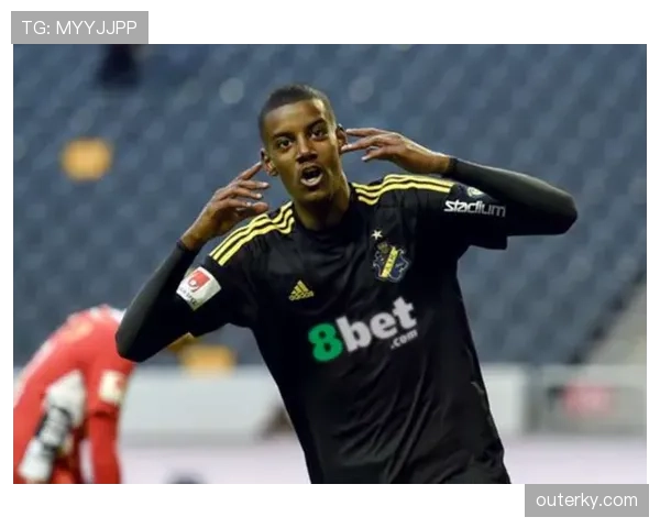 伊萨克跻身顶级前锋了吗？——基于数据表现与进攻效率的多维评估