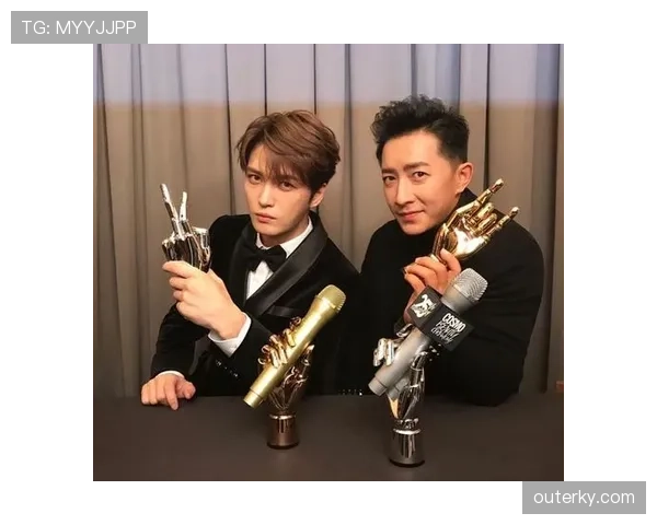 余依婷吃个饭都像走红毯，这生活细节到底藏着几个零？