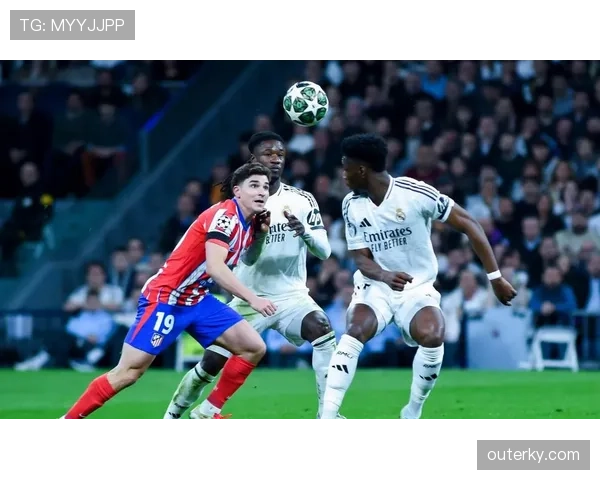 卡马文加在国家队的定位困境：是战术不适配，还是期待过高？